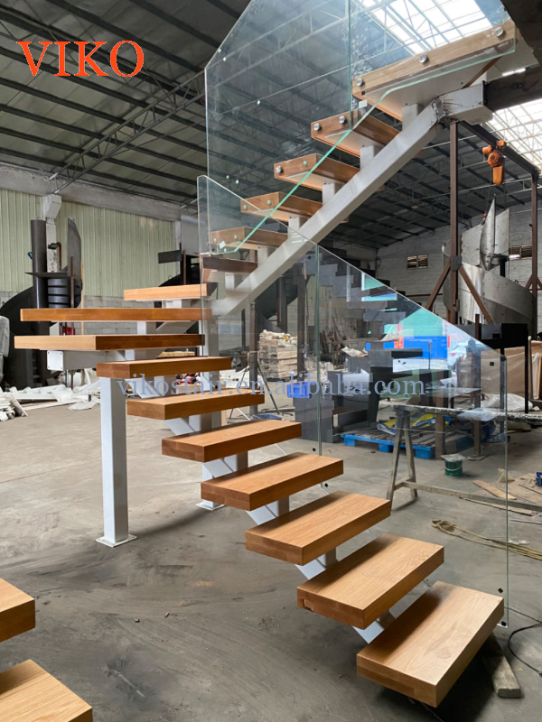 VIKO Fashionable and Simple Indoor LED Mono Stringer Staircase Supports Customization